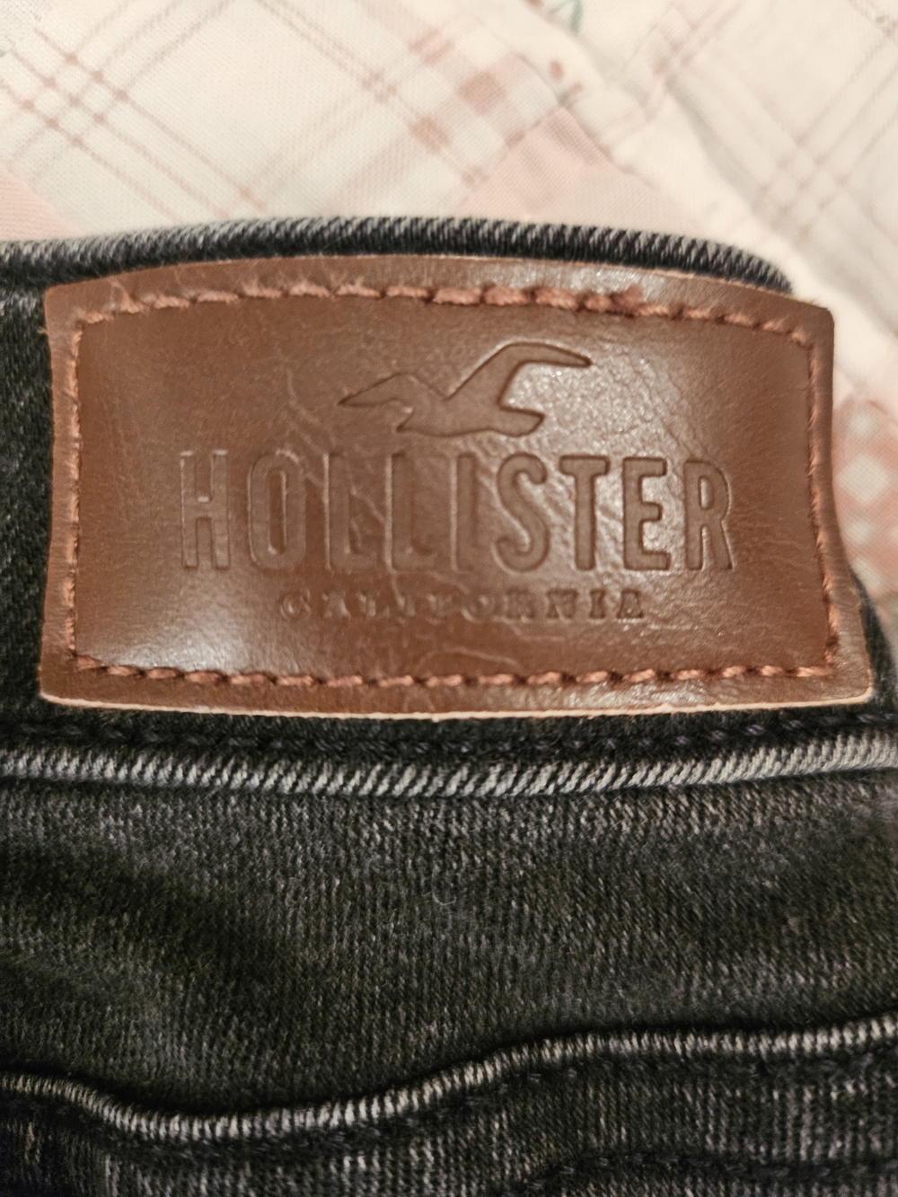 Hollister- Low Rise Super Skinny Crop Jeans - Floral Embrodery Size 11 R - Picture 10 of 10